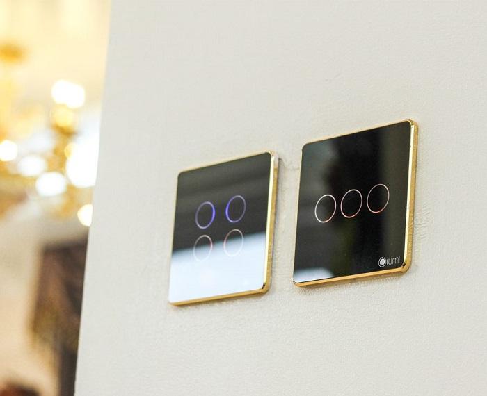 C&ocirc;ng tắc Lumi k&iacute;nh phẳng