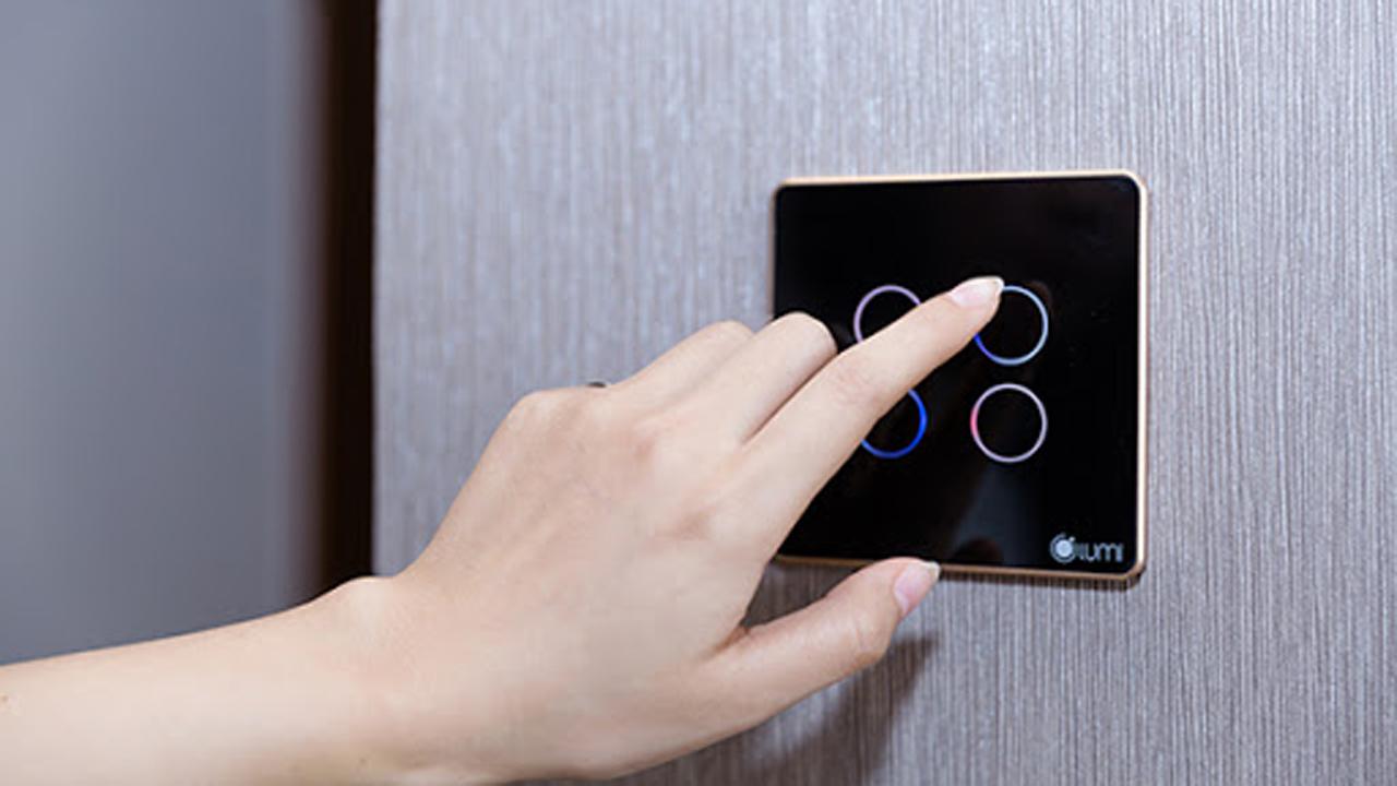 C&ocirc;ng tắc Lumi k&iacute;nh phẳng